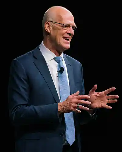 Bob Speaking at the 2023 Retail Success Summit